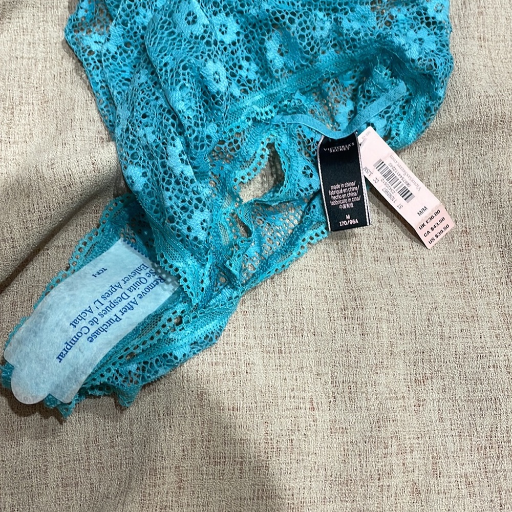Victoria Secrets - Picture 2 of 4